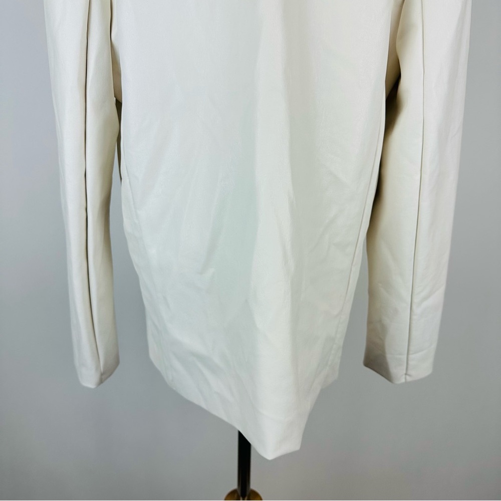Edikted Anna White Oversized Faux Leather Blazer Size XS - Picture 13 of 16
